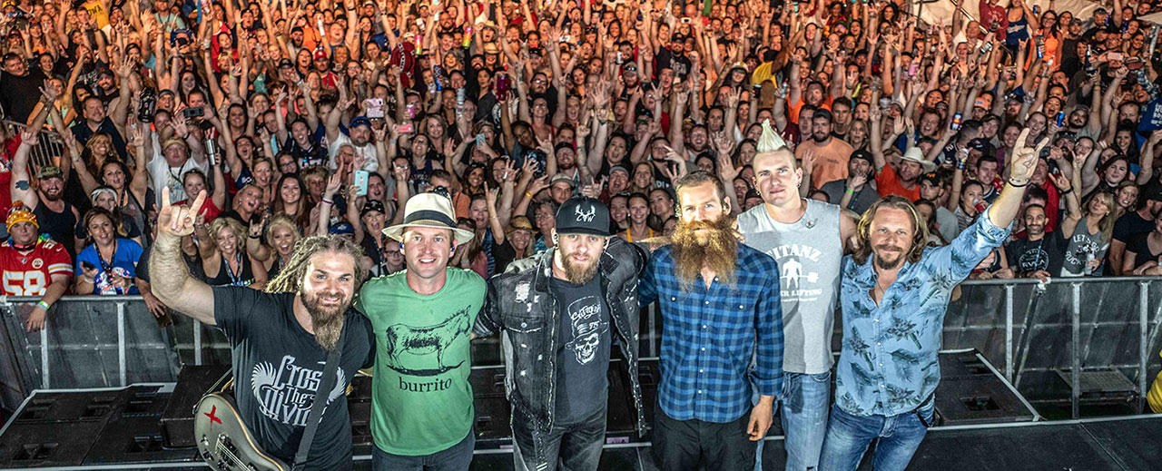 Brantley Gilbert's Kick It in the Ship Cruise