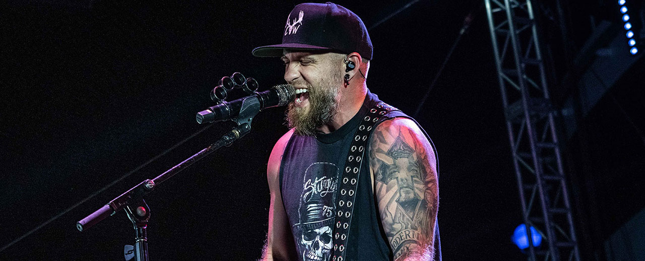 Brantley Gilbert's Kick It in the Ship Cruise