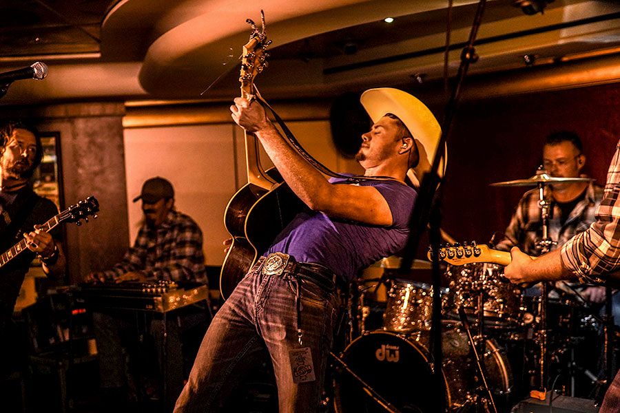 Magnum's in Bar City