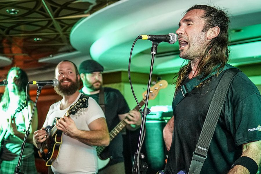 Magnum's in Bar City