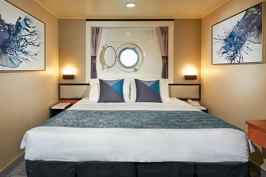 Oceanview Porthole Window