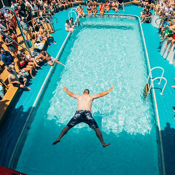 Bellyflop Competition