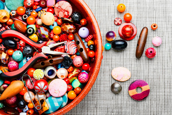 Holi-DIY: Beaded Jewelry Making
