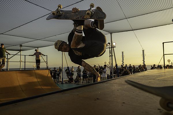 Onboard Skate Ramp