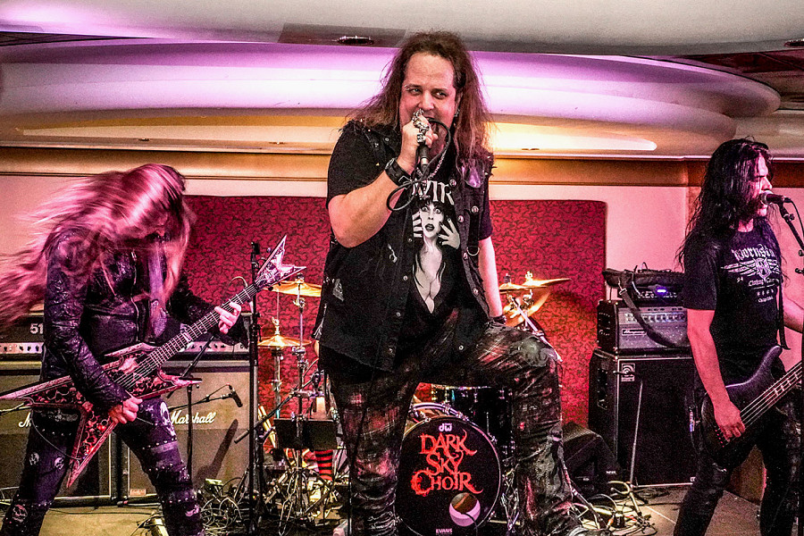 Magnum's Stage in Bar City
