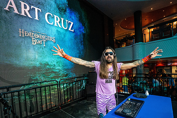 DJ Art Cruz: Heavy in the Mix