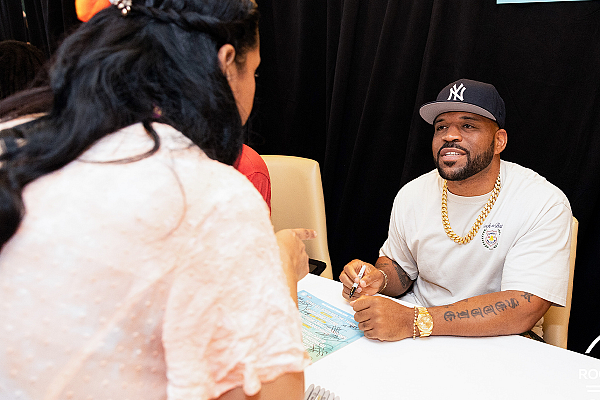 Autograph Sessions