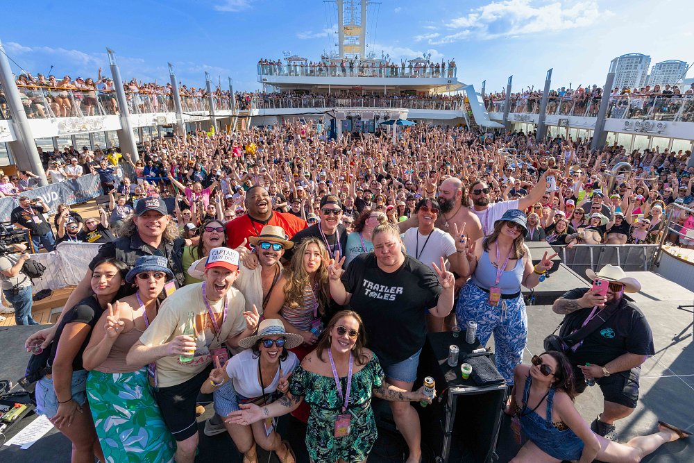 UNHINGED HIGH SEAS TRASHCATION