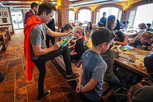 Ukulele Decorating with Pat & Rock