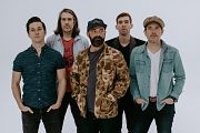 Drew Holcomb & The Neighbors